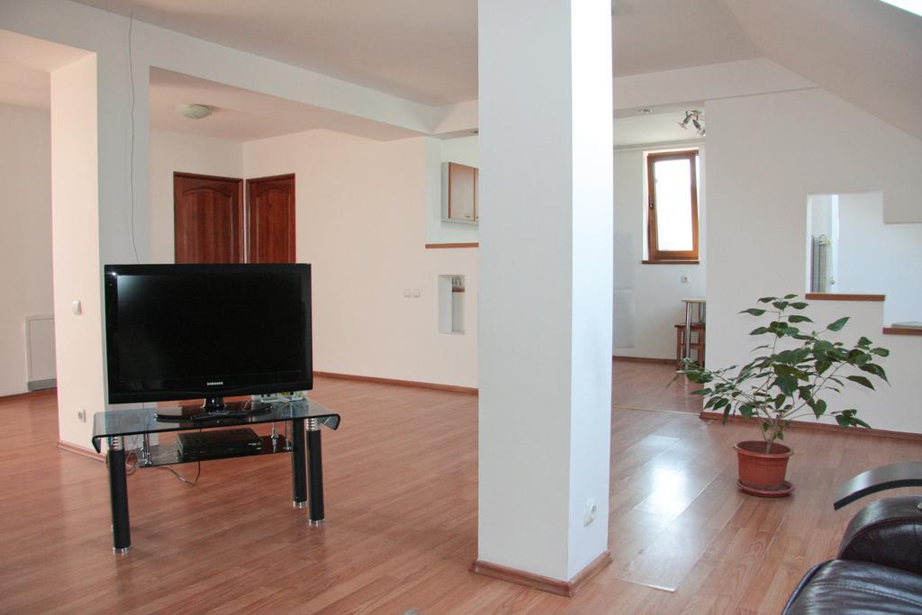 Z Villa Bucharest Exterior photo